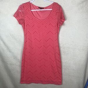 Tiana B. Dress Womens Medium Barbie Pink Short Sleeve ‎ Crochet Lined